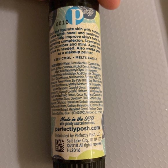 ❣️SALE~$10~Perfectly Posh~DEW ME RIGHT~hydrating skin stick~New and Sealed - Picture 2 of 5